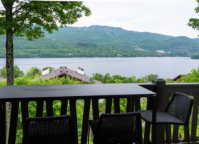 Spacious Condo with Lake and Mountain View 445
